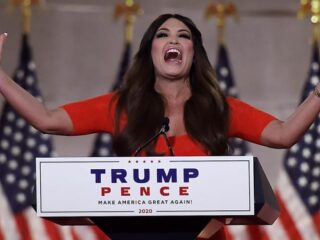 Speech vriendin Donald Trump Jr. leidt tot geschokte, maar hilarische reacties