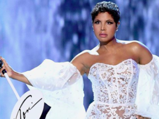 Toni Braxton blaast iedereen omver tijdens American Music Awards 2019