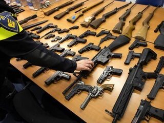 Moeten we ons zorgen maken over het vuurwapengebruik in Nederland?