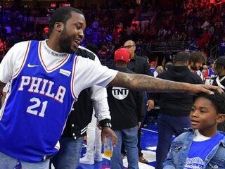 Meek Mill viert vrijlating uit gevangenis met zijn zoontje