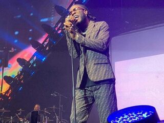 Burna Boy bewijst zich als African Giant tijdens AFAS Live-concert