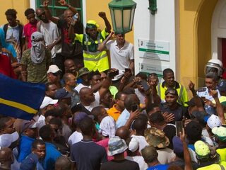 Curaçao sluit centrum Willemstad na uit de hand gelopen protesten tegen regering