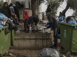 Situatie in vluchtelingenkamp Moria op Lesbos loopt uit de hand