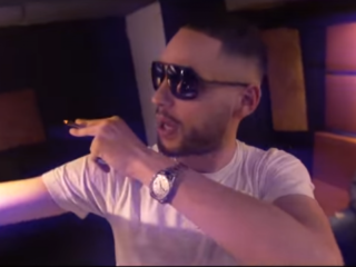 Josylvio dropt track en videoclip Abu Dhabi