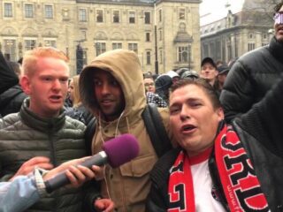 VIDEO: Feyenoord-supporters zetten Coolsingel in vuur en vlam