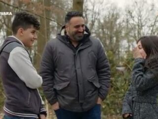 Sinan Can herenigt Syrische klasgenootjes na tijd van oorlog