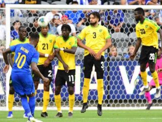Curaçao dankzij wereldgoal voor het eerst in historie naar kwartfinale Gold Cup