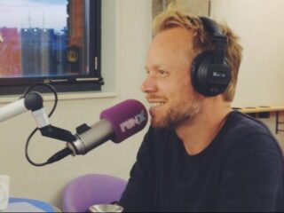Diggy Dex vertelt over album Golven bij Sunday Service