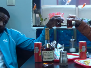 Cho komt met Spanker en Turkse thee op 'Fuck It Up'