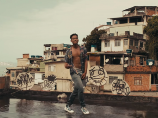 Throwback: ken je de debuutsingle van Michael Jacksons neefje al?