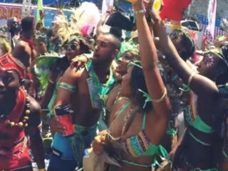 6 vakantiebestemmingen waar je als muziekliefhebber aan je trekken komt