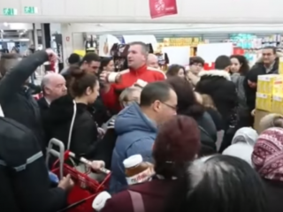 Fransen worden helemaal gek bij grote uitverkoop chocoladepasta