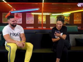 Ouassima kijkt als eerste persoon ever in telefoon van rapper Kosso