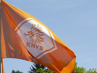 KNVB in grote problemen