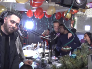 De FunX Kerstshow: een gezellig gekkenhuis met Défano, Hef, Murda, Lady Bee en Esko