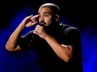 Social Talk: Drake geeft Chanel-tassen weg voor verjaardag, Kylie krijgt eigen kalender en meer