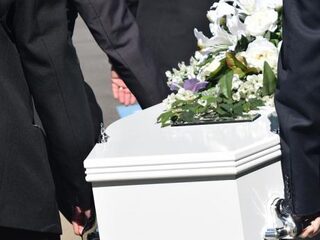 'Overleden' zoon belt vader dagen na de begrafenis