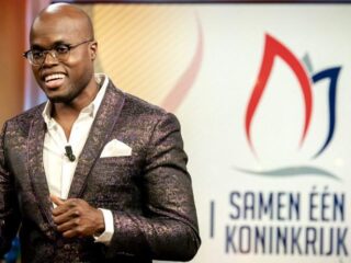 Jandino Asporaat gaat stad op Curaçao bouwen