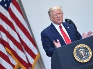 Twitter plaatst disclaimer bij tweets van Trump: 'mogelijk misleidend'