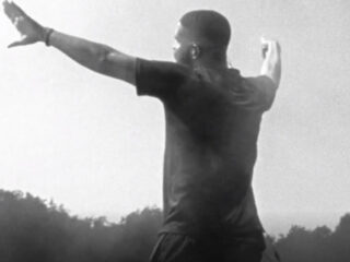 Drake dropt zwart-witvideoclip van 'Nonstop'