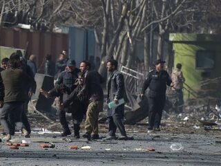 Zelfmoordaanslag in Kabul kost het leven van bijna 100 mensen