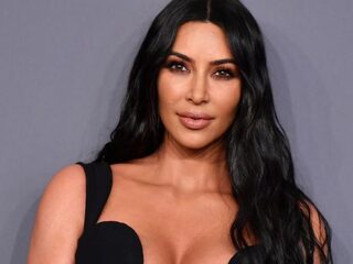 Kim Kardashian verandert merknaam Kimono na kritiek