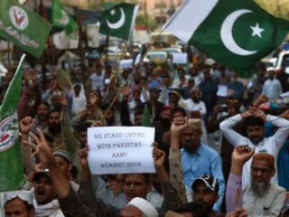 Conflict tussen India en Pakistan dreigt te escaleren: Wat is er aan de hand?