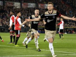 Ajax verslaat Feyenoord en gaat naar finale KNVB Beker