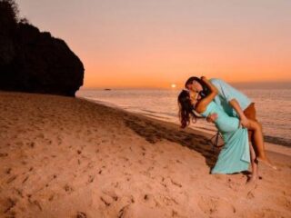 Koppel dat 13.000 kilometer uit elkaar woont, neemt overal ter wereld dezelfde foto