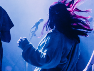 Last van seksuele intimidatie tijdens het uitgaan? Vraag naar Angela