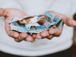 Belastingverlaging en extra bonus voor zorg door corona