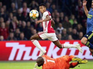 Ajax verslaat Feyenoord in de Klassieker