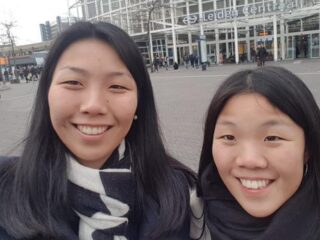 Geadopteerde Minke zocht haar Chinese ouders en vond zus in Denemarken