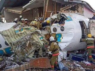 Vliegtuig crasht in Kazachstan: zeker 15 doden