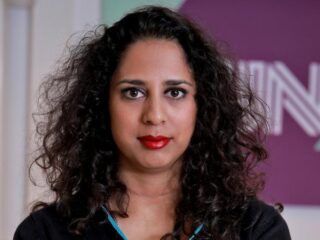 Dit is waarom de kloof tussen politici en jongeren niet door jongeren komt