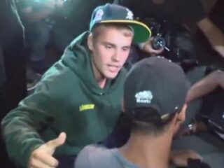 VIDEO: Justin Bieber rijdt fotograaf aan met truck