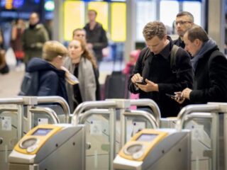 NS maakt reizen goedkoper voor jongeren