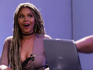 Mooie meisjes aan leugendetectortest: "Hoe oppervlakkig ben je?"