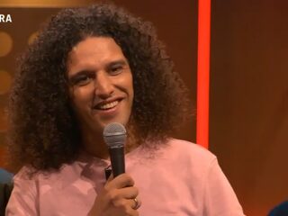 Ali B krijgt gouden plaat voor 'Een Klein Beetje Geluk'