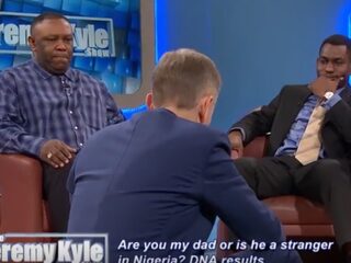 Vader en zoon krijgen hartbrekend nieuws in de Jeremy Kyle Show