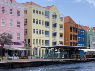 Ook Curaçao sluit grenzen vanwege corona