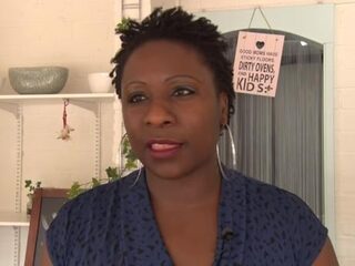 Geterroriseerde eigenaresse ijssalon wordt vervolgd voor mishandeling