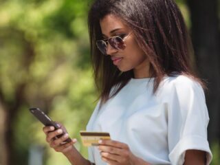 Slim of misleidend? Webshops verkopen kleding die ook op AliExpress staat