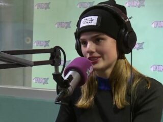 Famke Louise reageert op haatreacties: ''Ik heb altijd al in de muziek gezeten''