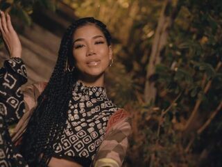 Jhené Aiko verspreidt good vibes op 'Happiness Over Everything' met Future en Miguel