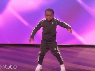 Schattige danser Tavaris (7) steelt weer alle harten bij The Ellen Show