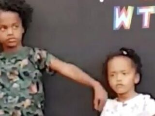 VIDEO: Wanneer Jandino's kids beseffen dat ze op het verkeerde feestje zijn