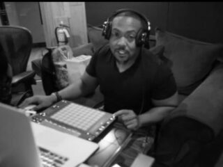 Challenge accepted! Timbaland gaat beat challenge met Swizz Beatz aan