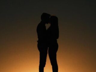 HELP: Wessel zoekt deze mooie vrouw die hij zoende op Koningsdag