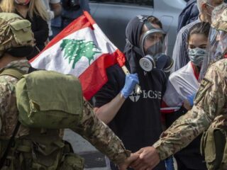 Protesten in Libanon gaan door ondanks corona: "De honger is net zo gevaarlijk"